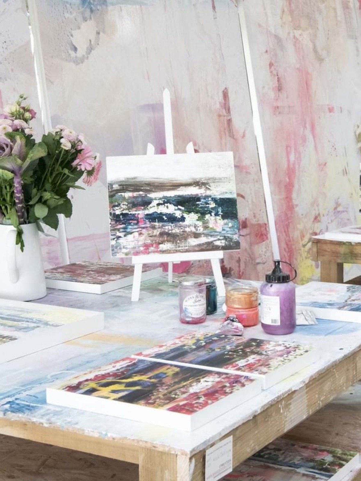 ‘Painting for joy’ with Jessica Zoob